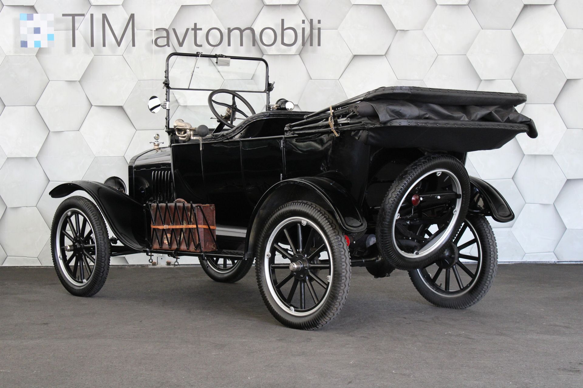 ford model t convertible - restavriran - slika 4