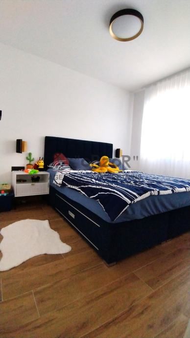 petrčane-punta radman, trosoban namješten apartman 89,40m2 - slika 9