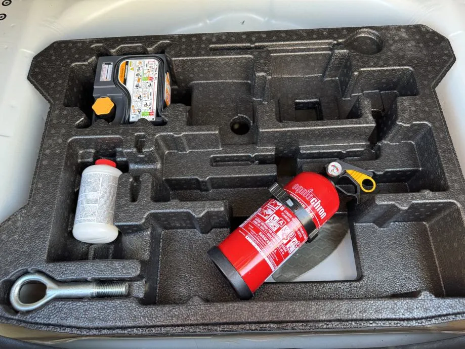 suzuki vitara 1,4 gl+ hybrid gratis registracija + ao - slika 16