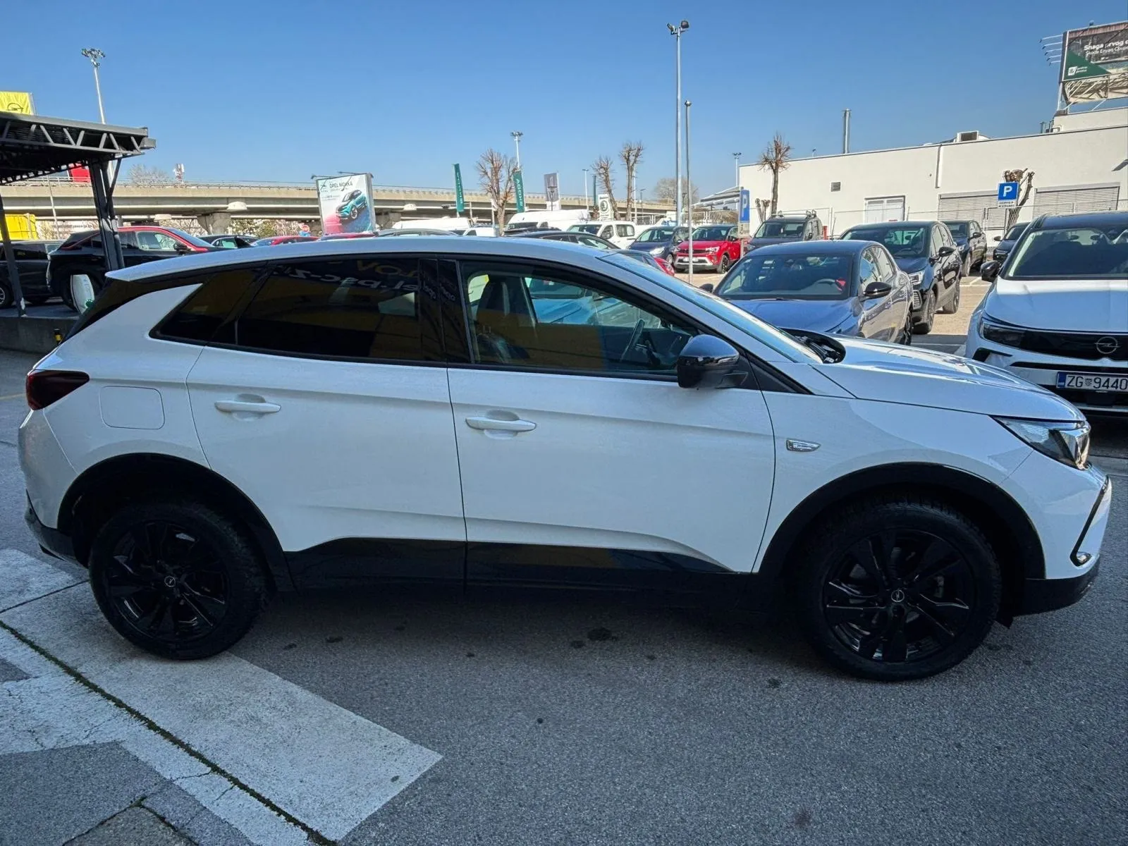 opel grandland gs line 1,2 turbo aut. 96kw - 7 godina garancije! - slika 2