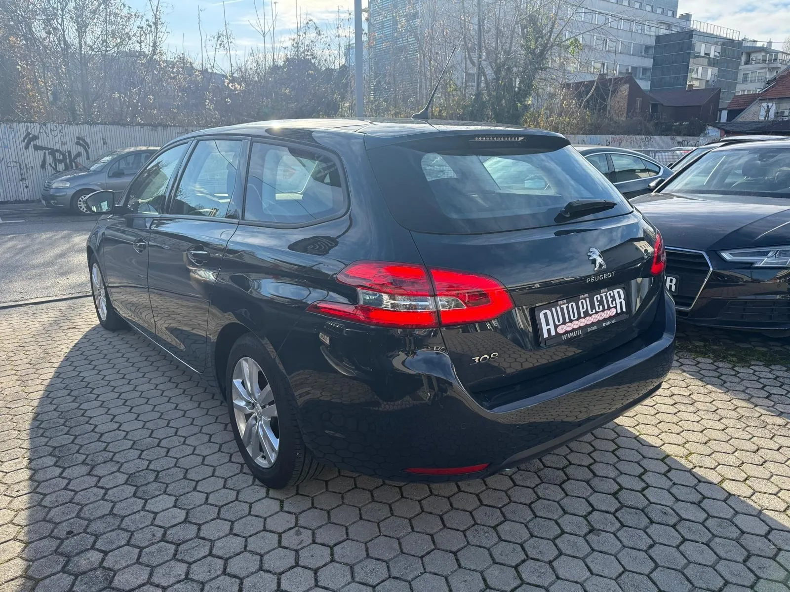 peugeot 308 sw 1,5 bluehdi, navi, parking senzori, 4x garancija! - slika 8