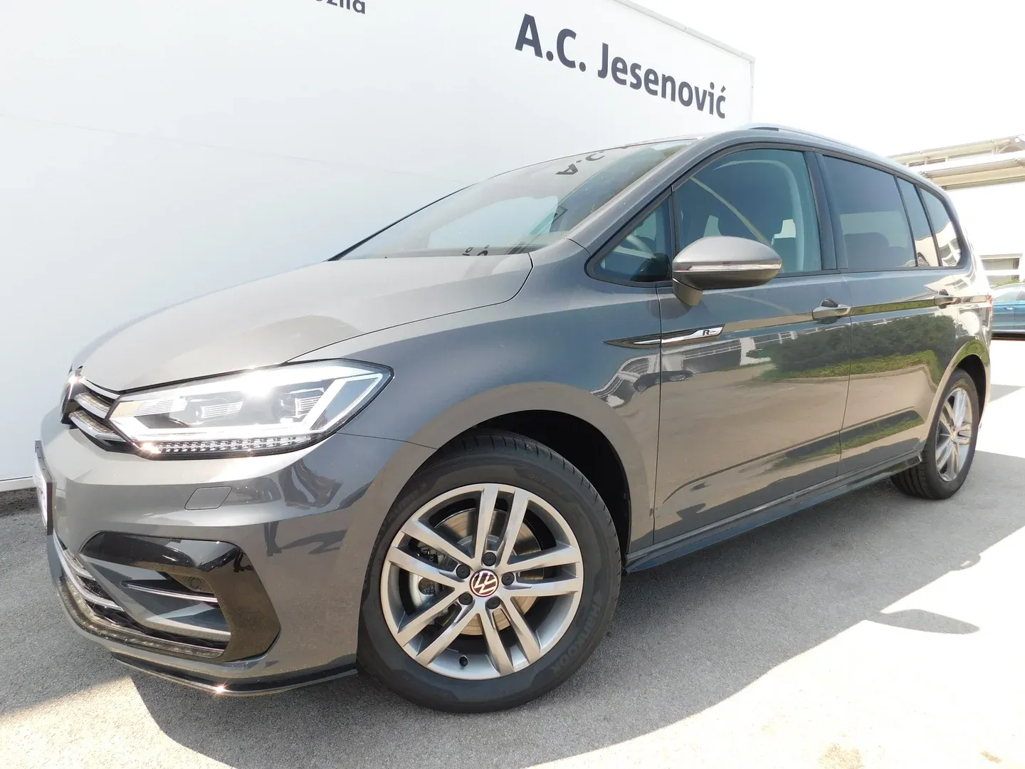 12789volkswagen touran 2.0 tdi dsg r-line - slika 7