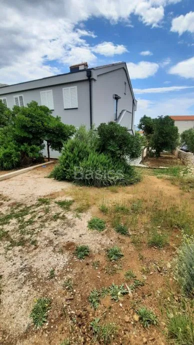 OTOK PAG - Mandre, 3soban apartman + vrt + garaža, 99,95 m2 - Mandre, Kolan