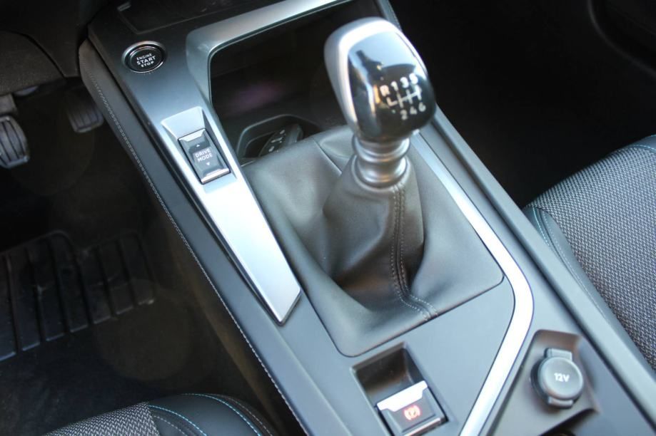 peugeot 308 1.2 puretech allure *led, navigacija, kamera* - slika 12