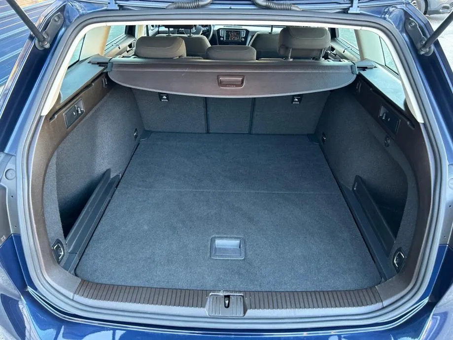 vw passat sw 2.0 tdi - 2015 - navi - servo - abs - reg 1 god !!! - slika 19