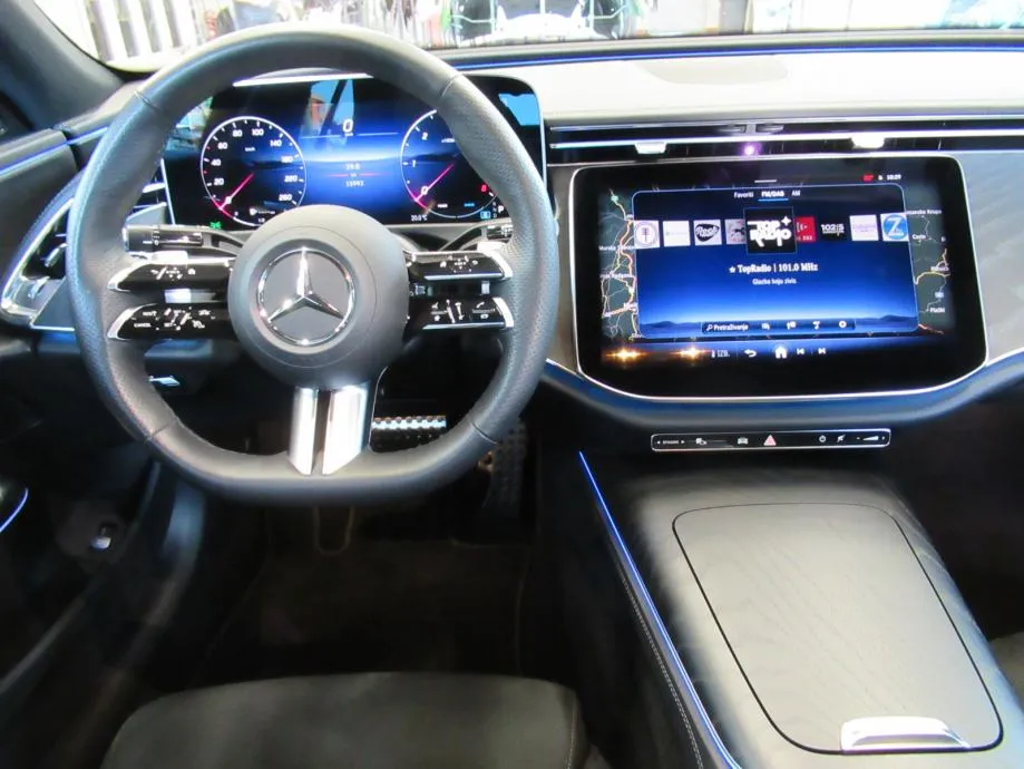 mercedes-benz e-klasa 220 d amg line - slika 13
