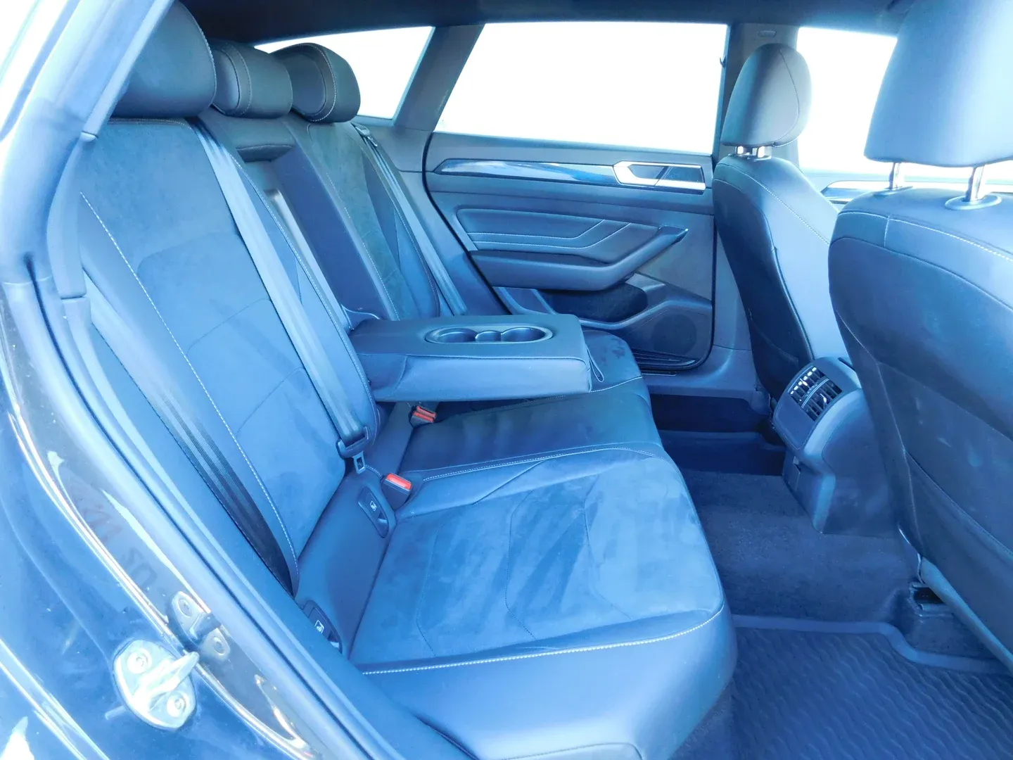 10392 volkswagen arteon sb 2.0 tdi dsg r-line - slika 11