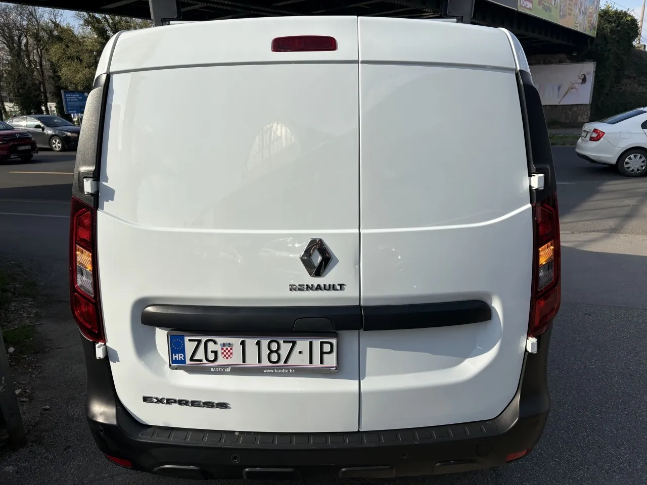 renault express furgon 1,5 blue dci 75 - slika 5