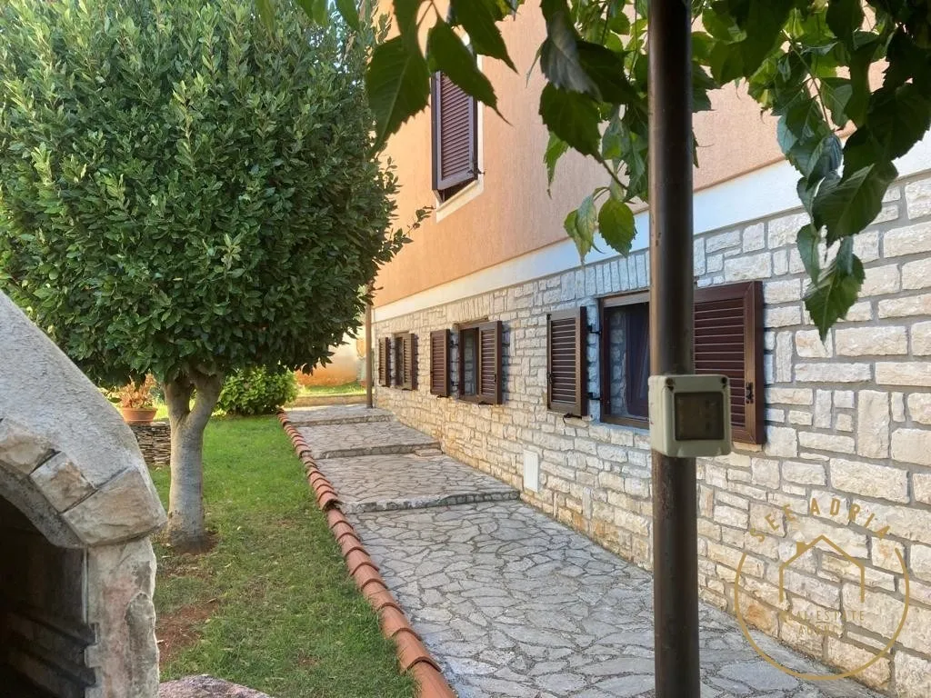 samostojeća kuća na odličnoj lokaciji - slika 3