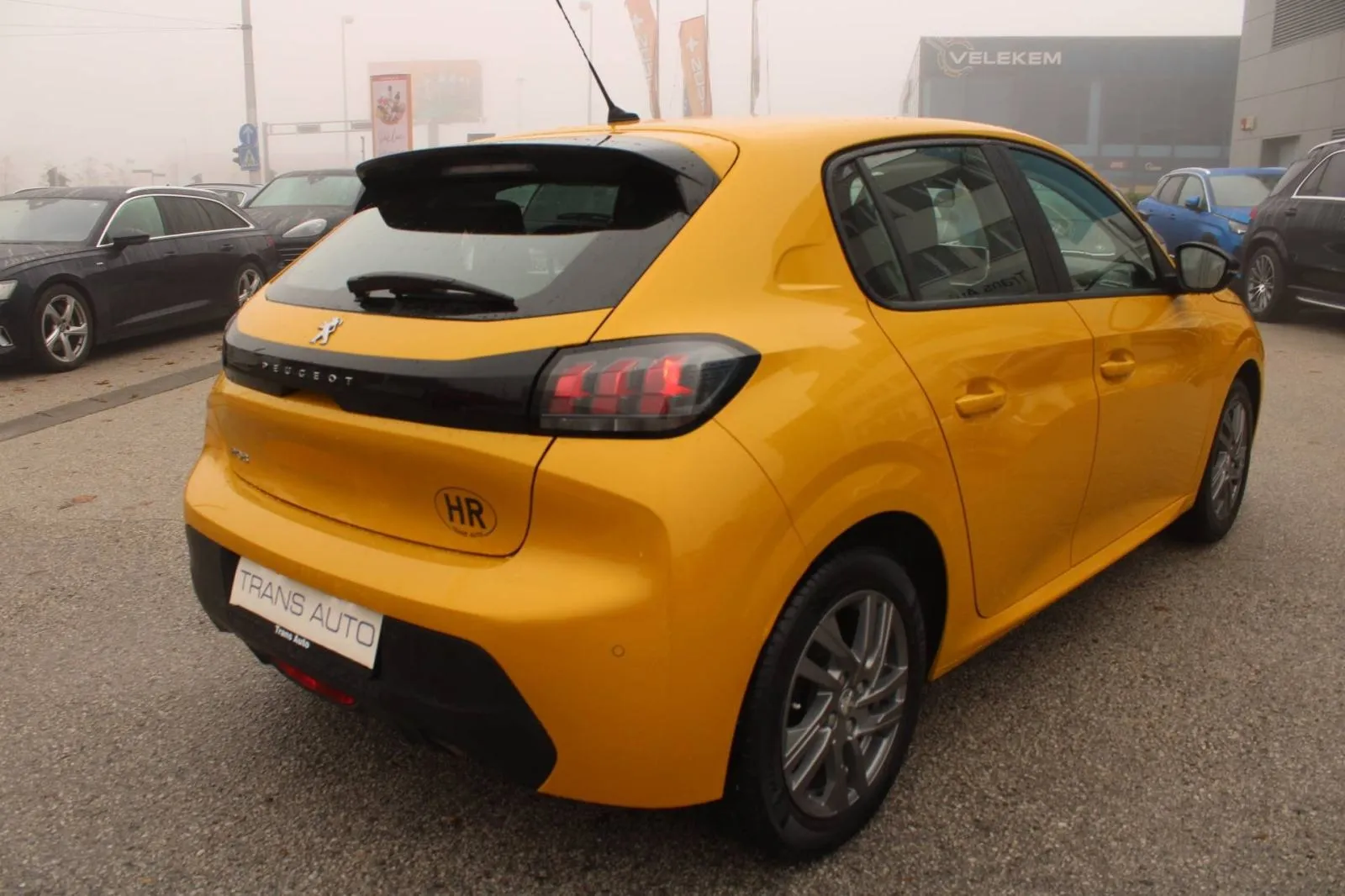 peugeot 208 1.2 puretech *led, navigacija* - slika 5
