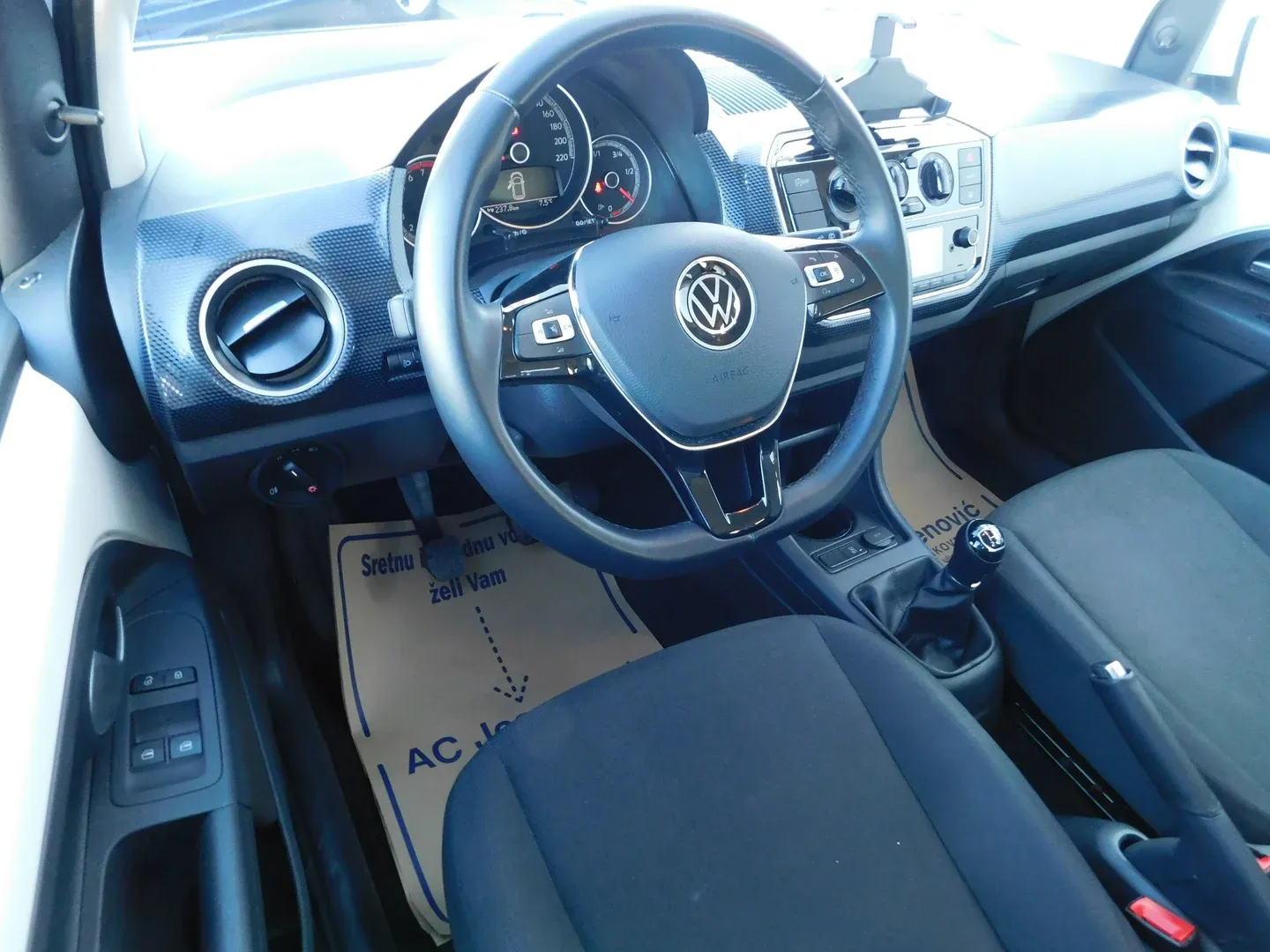 08106 volkswagen up! 1.0 - slika 8