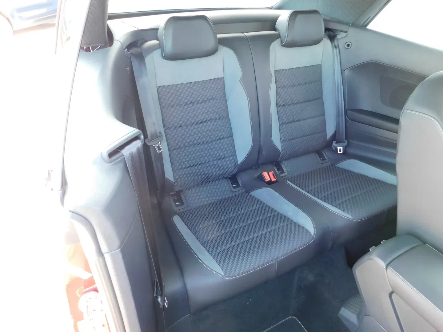 08724 volkswagen t-roc cabrio 1.5 tsi evo dsg r-line - slika 16