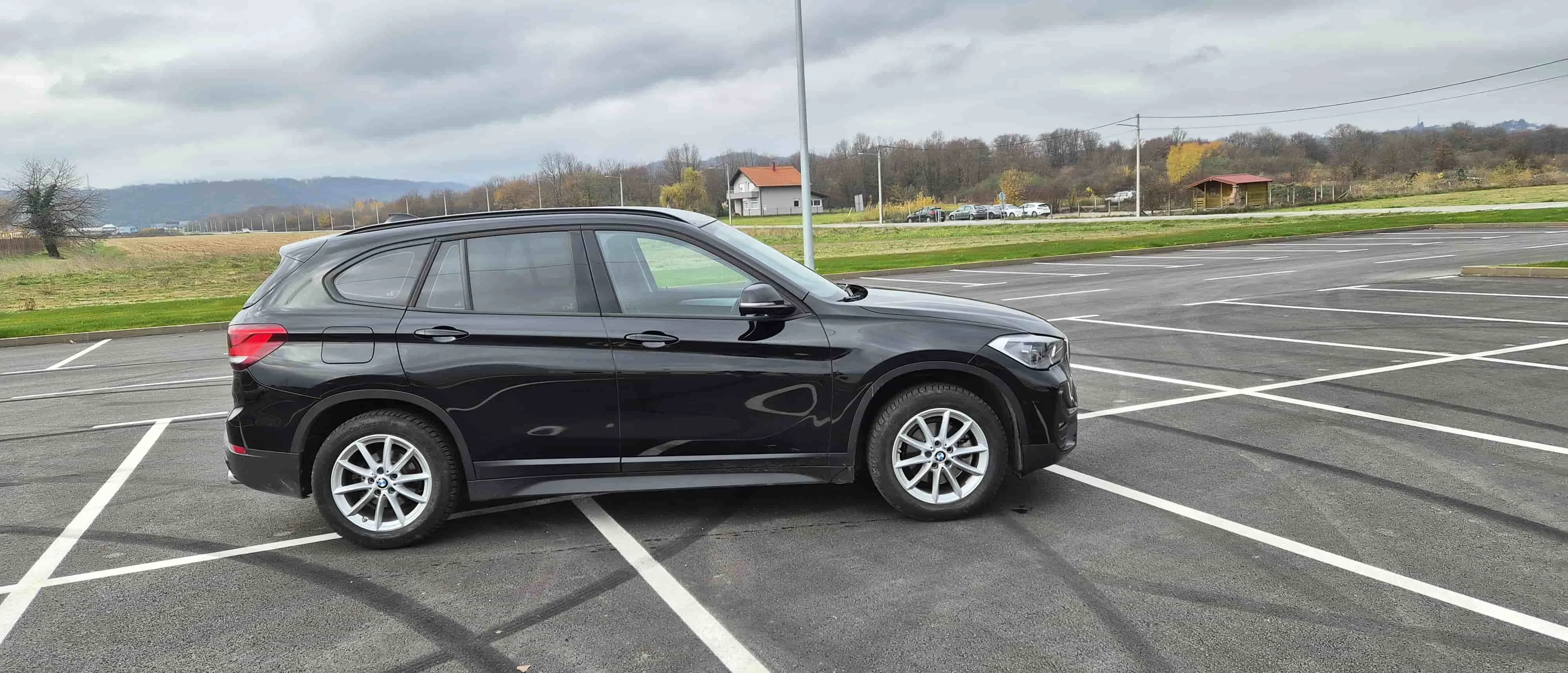 bmw x1 sdrive18d automatik 2021 – 35.000 km – odlično stanje - slika 2