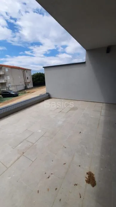 otok pag - mandre, 3soban apartman + vrt + garaža,100,32 m2 - slika 9