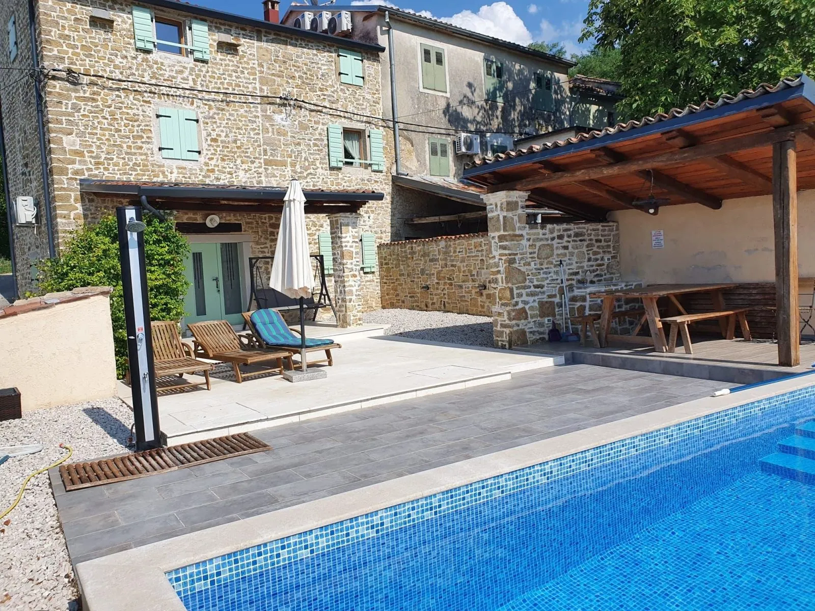 motovun-renovirana kamena kuća sa bazenom i apartmanom prodaje se - slika 6