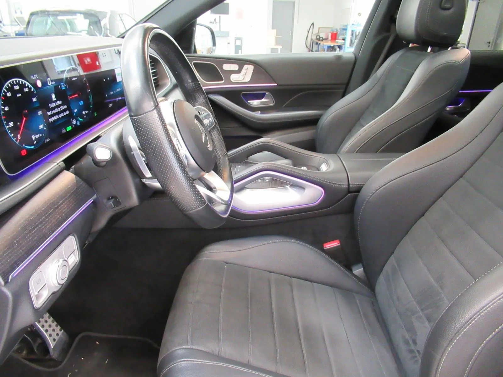 mercedes-benz gle coupe 350 de 4m amg line/night/memory/pano/keyless - slika 10