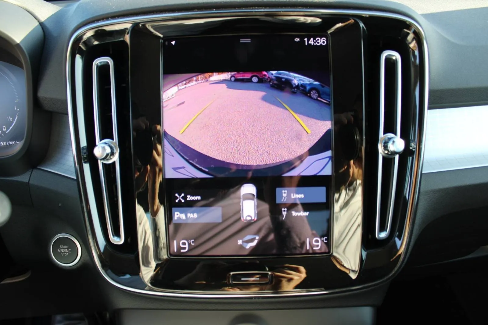 volvo xc40 t5 plug-in hybrid automatik *led, navigacija, kamera - slika 17