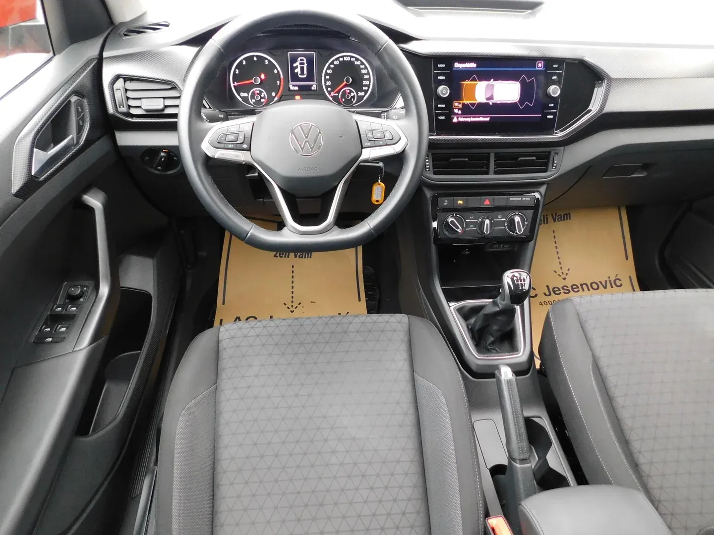 09180 volkswagen t-cross 1.0 tsi life - slika 10