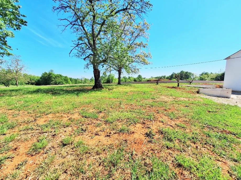 istra, 3km od barbana, građ. zemljište 1000 m2 na idiličnoj lokaciji!! - slika 2