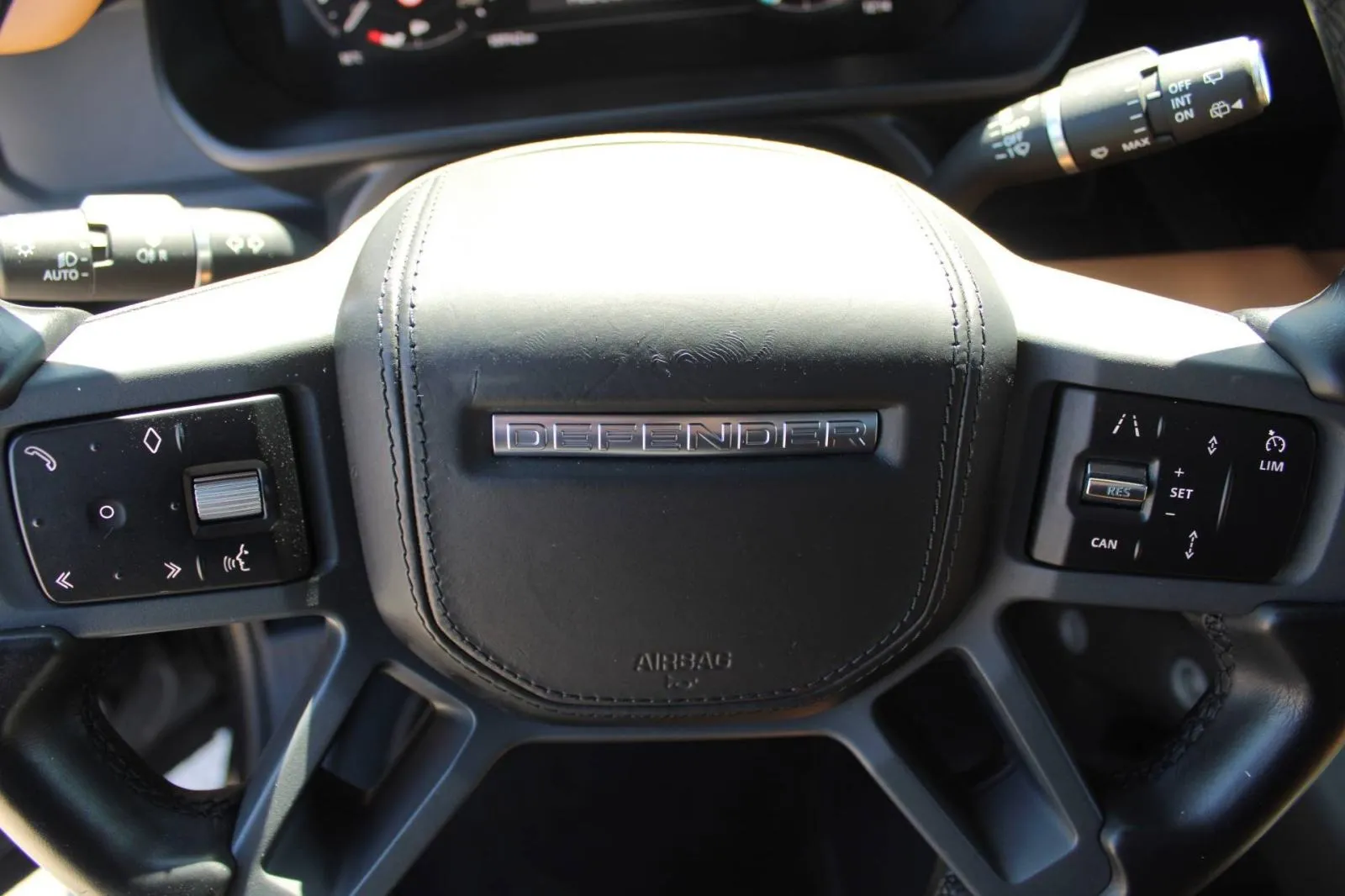 land rover defender 110 x-dynamic hse 3.0d 300ks awd - slika 19