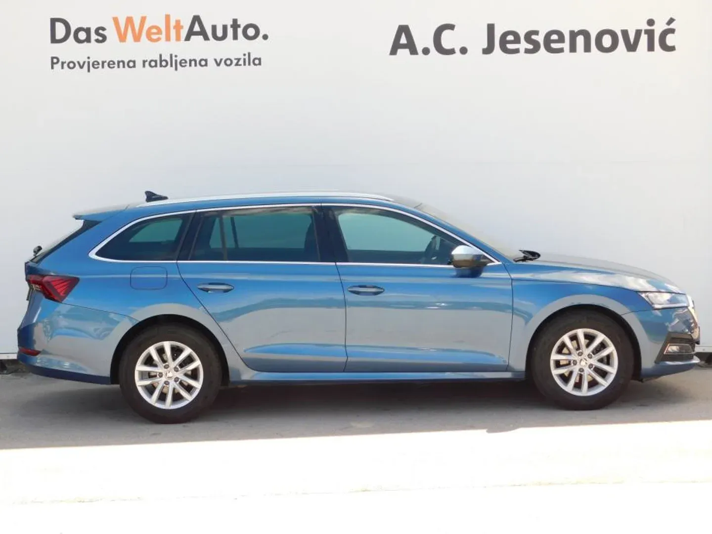 00157 škoda octavia combi ambition 2.0 tdi - slika 4