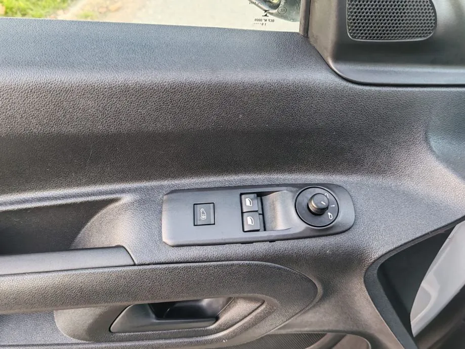 citroen berlingo, 2019 god, 260000km kartice 24/36 rata, 2019 god. - slika 12