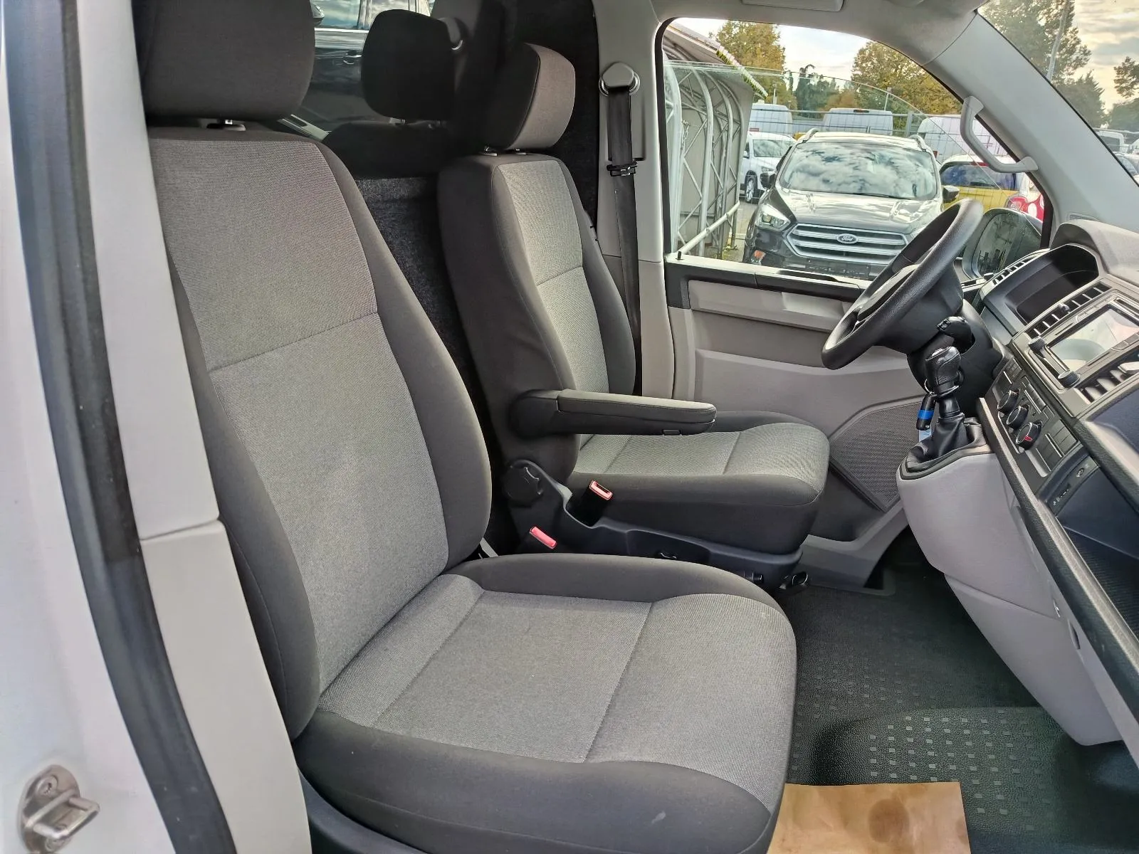 vw transporter 2.0 tdi,jamstvo do 2 god, 2018 god. - slika 10