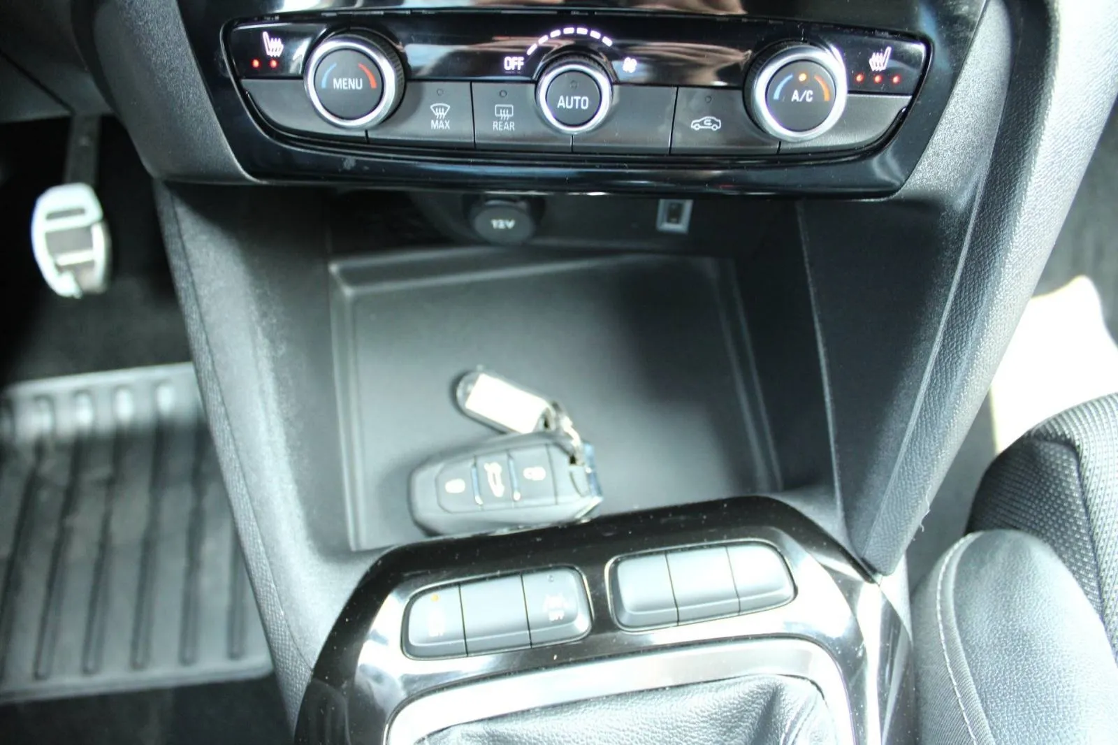 opel corsa 1.2 gs line *led, navigacija, kamera* - slika 12