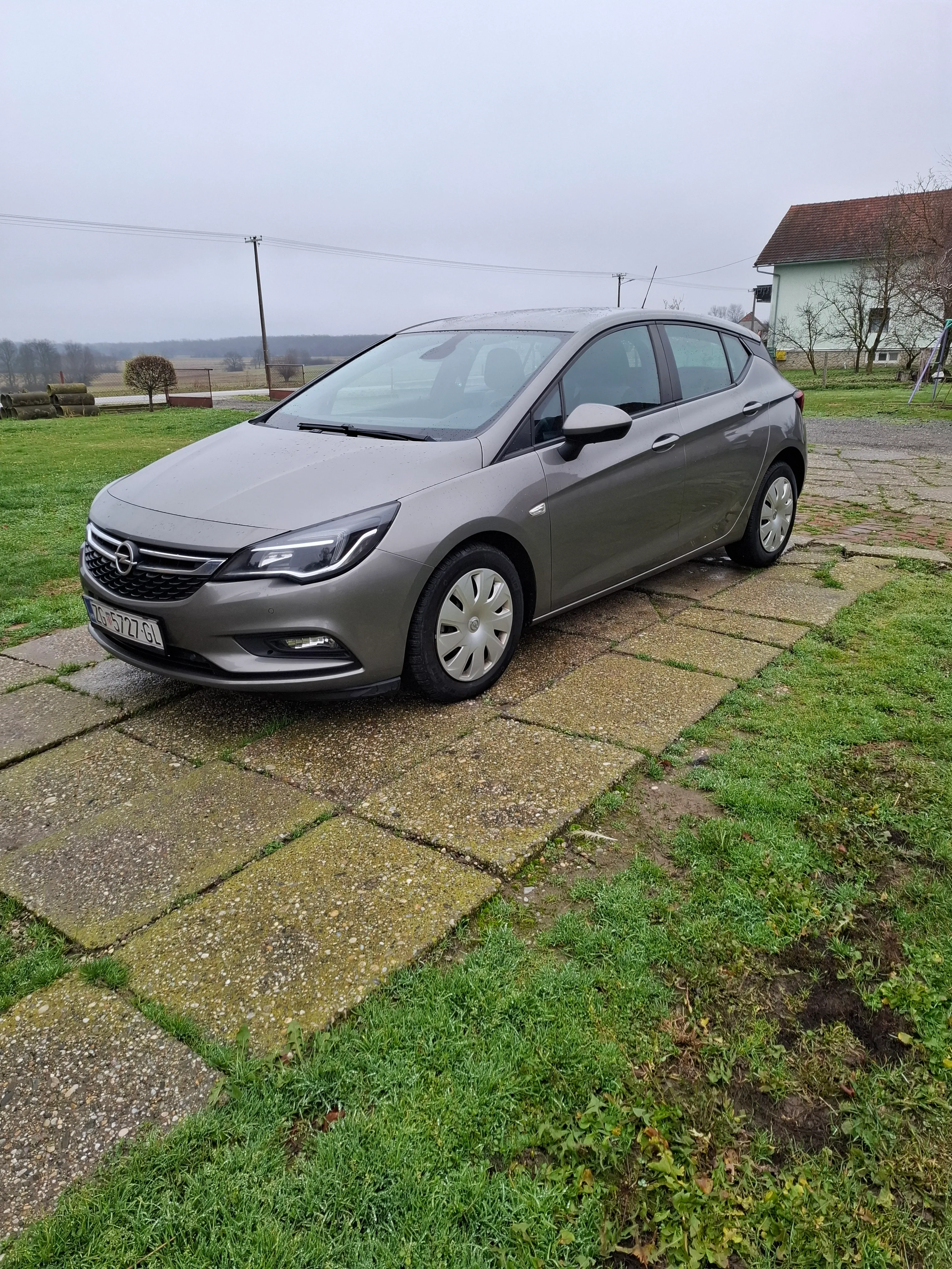 opel astra 1.6 cdti - pali, vozi i ne traži ništa - slika 3