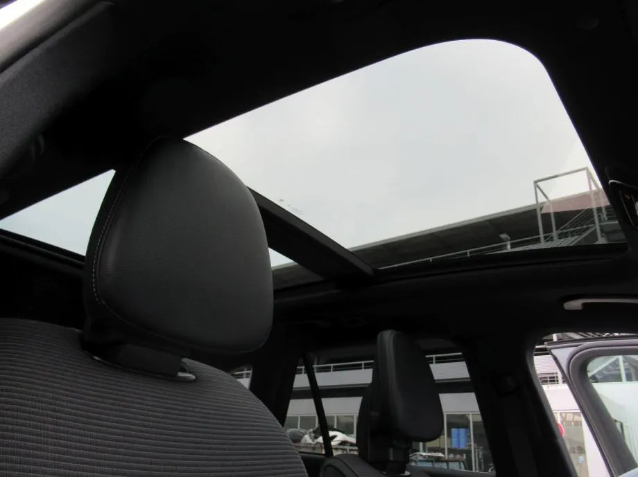 mercedes-benz glc 300 de 4m avantgarde/panorama/head-up/kuka/dc - slika 11