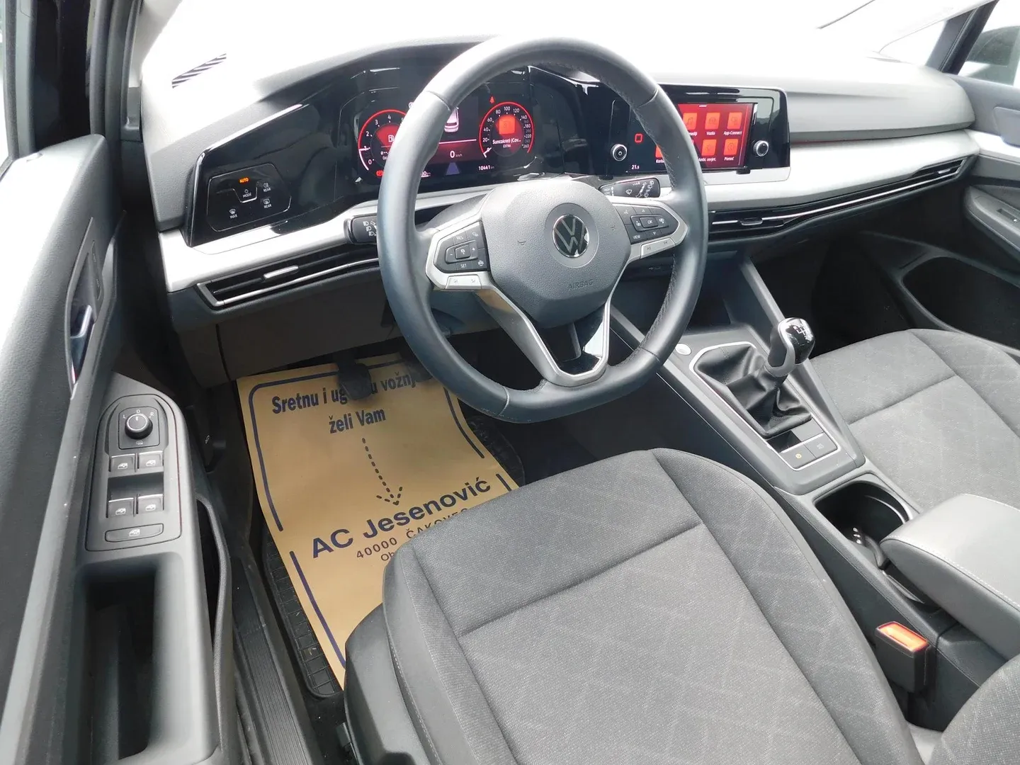 09831 volkswagen golf 1.0 tsi life - slika 9