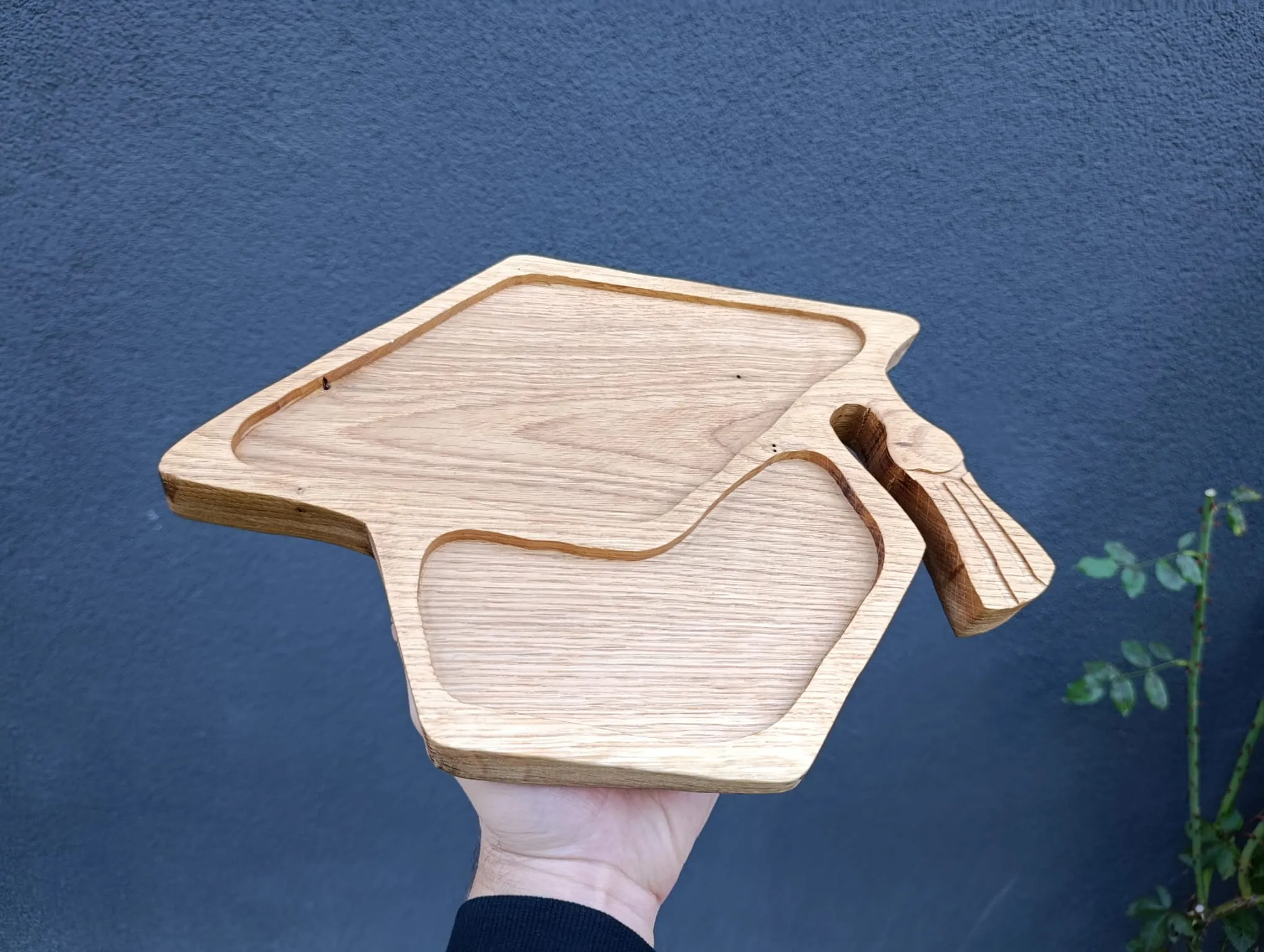 daska/pladanj za posluživanje hrane - kapa za diplomu - slika 4