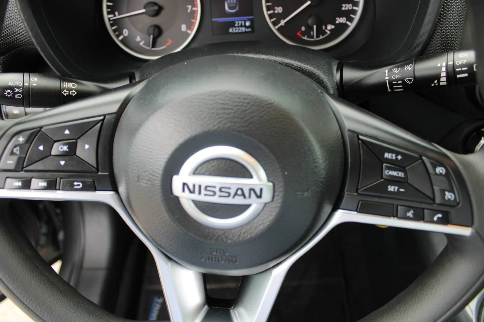 nissan juke 1.0 dig-t *led, navigacija, kamera* - slika 15
