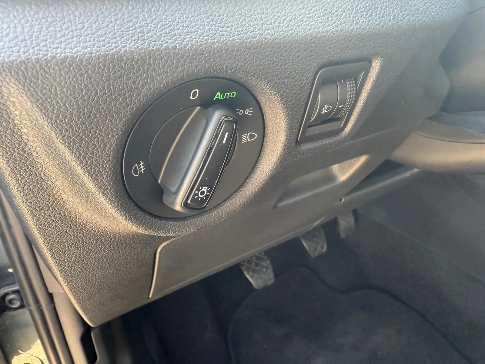 škoda kamiq 1,0 tsi, pdc, navi, tempomat, 4x garancija!!! - slika 16