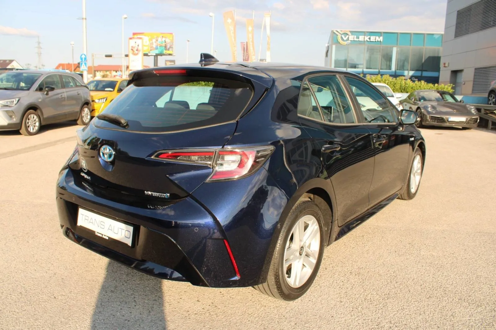 toyota corolla 1.8 hybrid automatik *navigacija,kamera* - slika 5