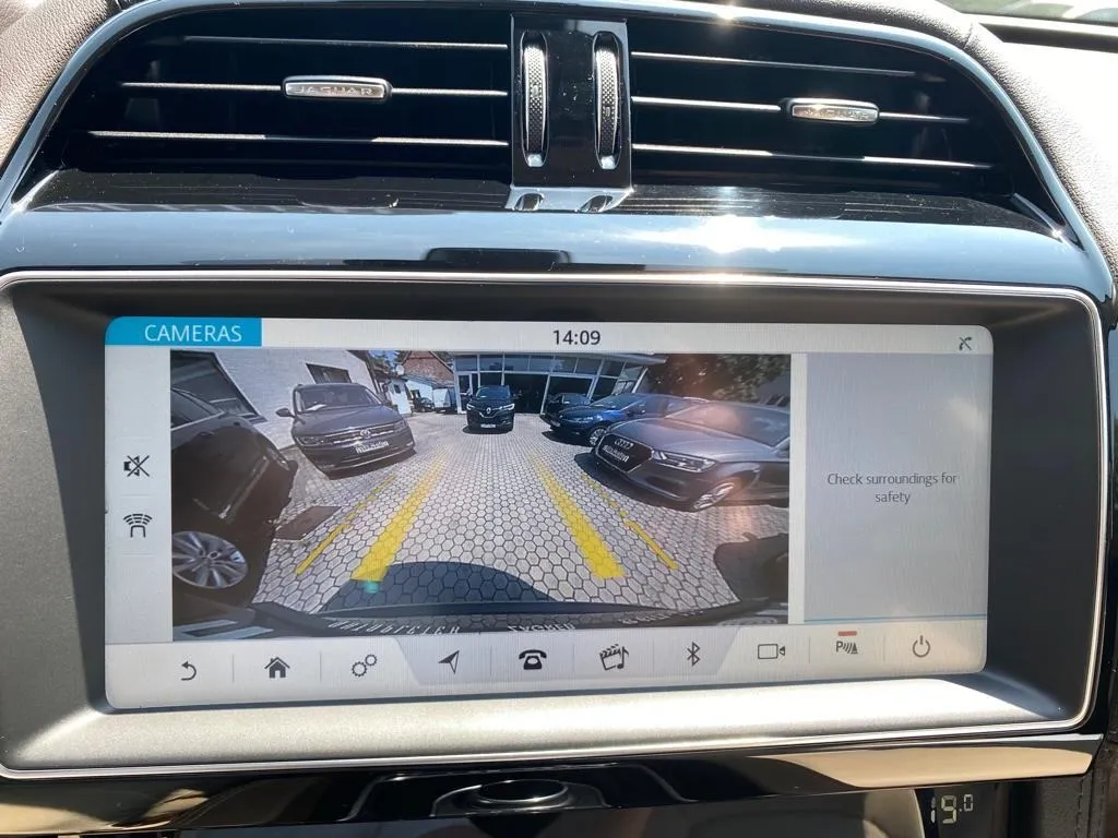 jaguar f-pace 2.0 d 4x4 automatik, navi, led, kamera, 4x garancija! - slika 12