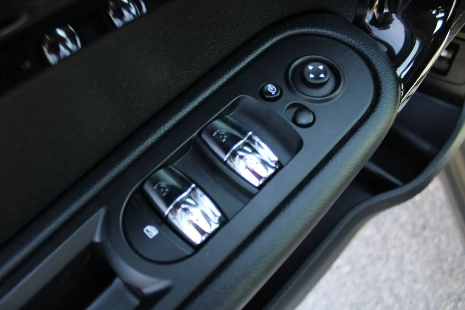 mini countryman se all4 automatik *led, navigacija, kamera* - slika 15