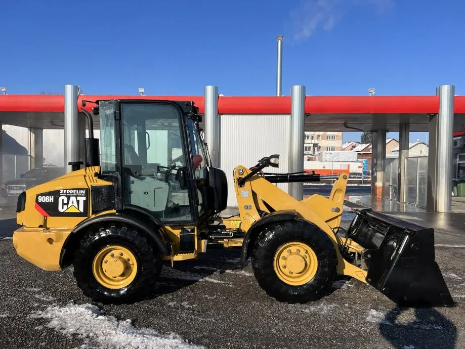 utovarivač cat 906h - slika 5