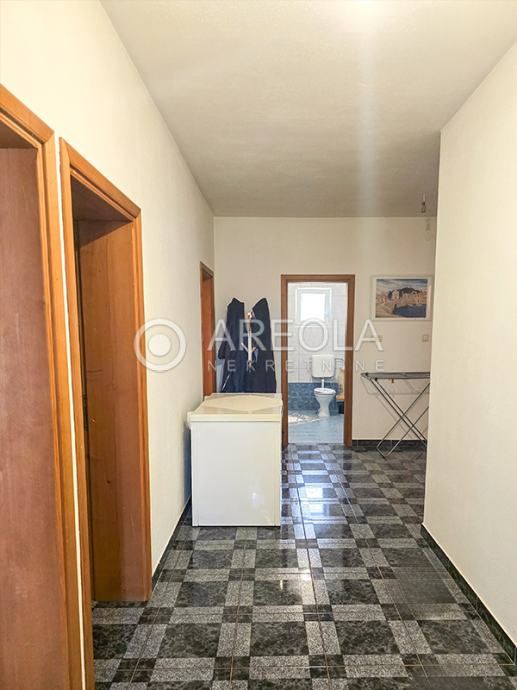 vodice - kuća s okućnicom! (prodaja) - slika 12