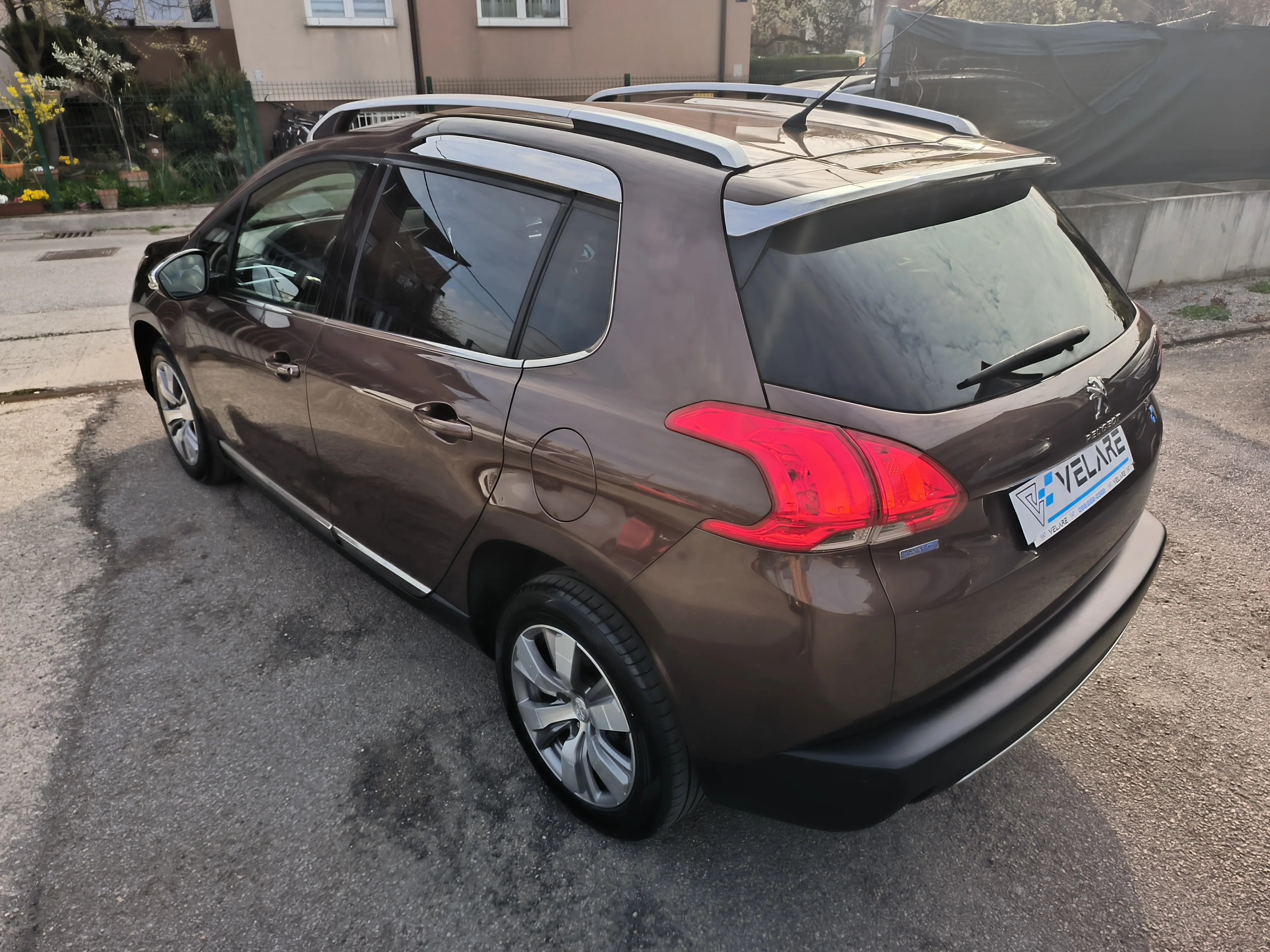 peugeot 2008 1,6 bluehdi, allure, servisna, jamstvo, reg. 1 godinu - slika 7