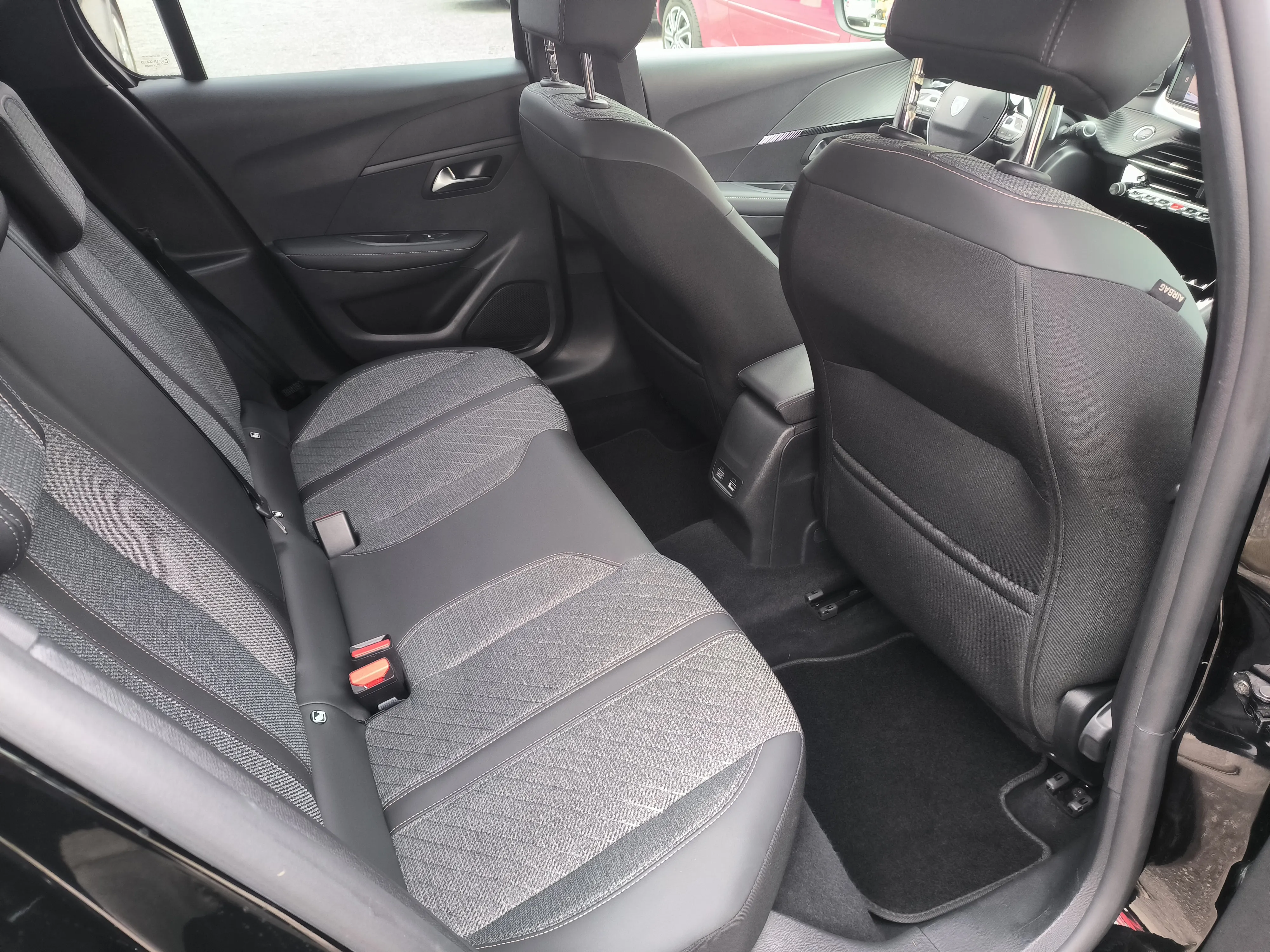 peugeot 208 1.2 allure, automatik, servisna, jamstvo, reg. 1 godinu - slika 15
