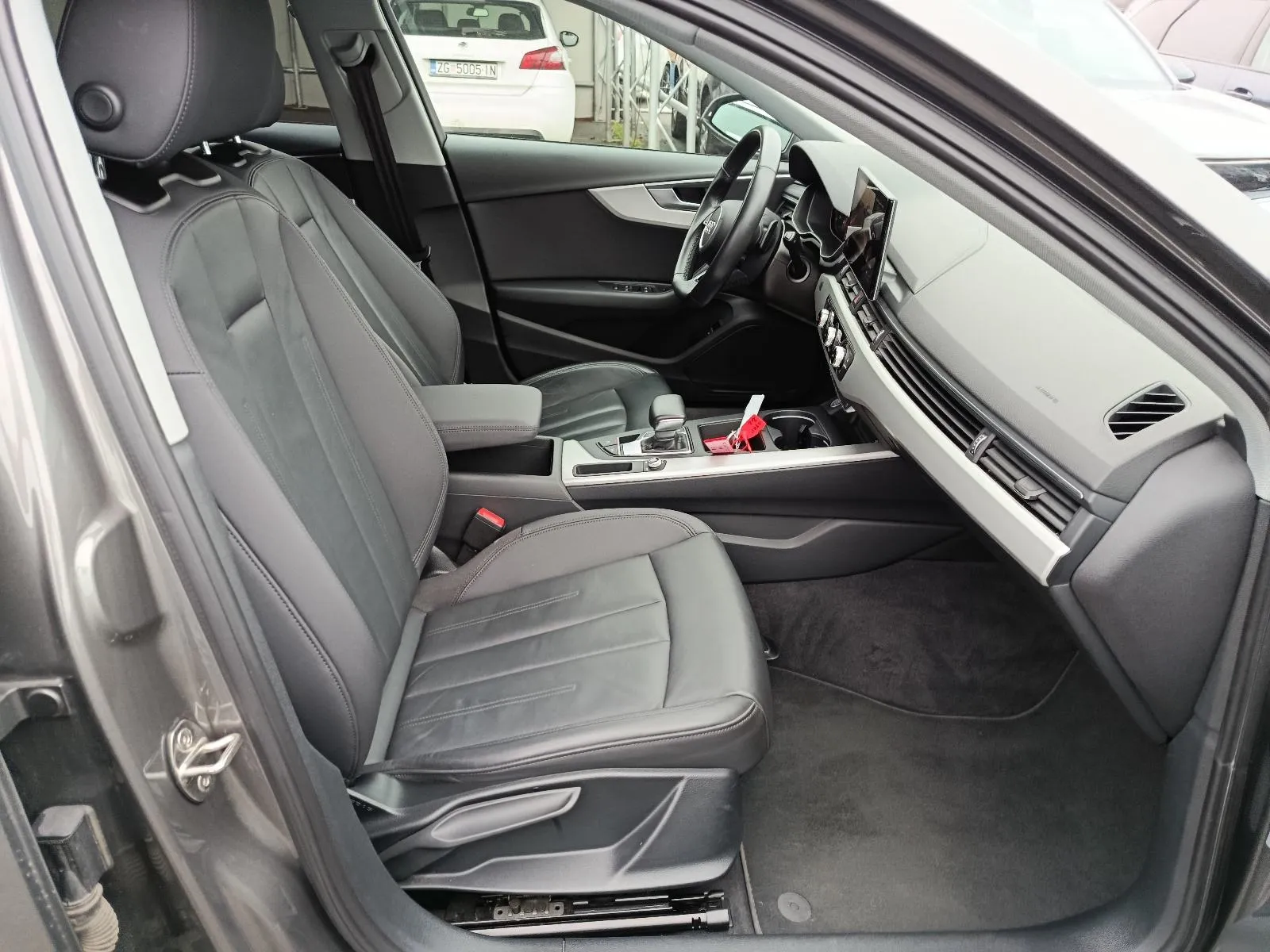 audi a4 avant 30 tdi ,premium jamstvo do2 god, vozilo u sustavu pdv-a - slika 5