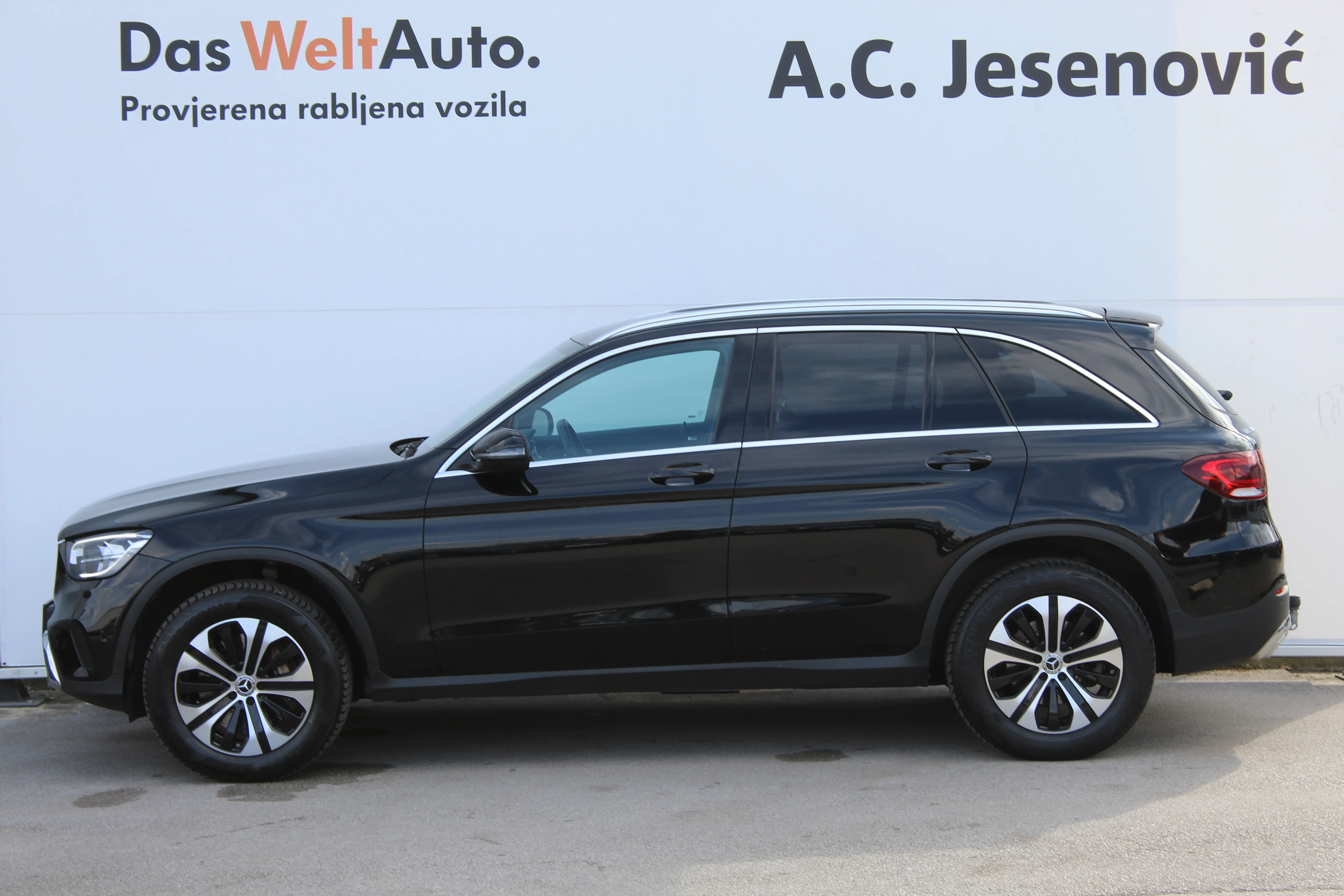13120 mercedes-benz glc 300 de 4matic aut. *ponuda dana* - slika 11