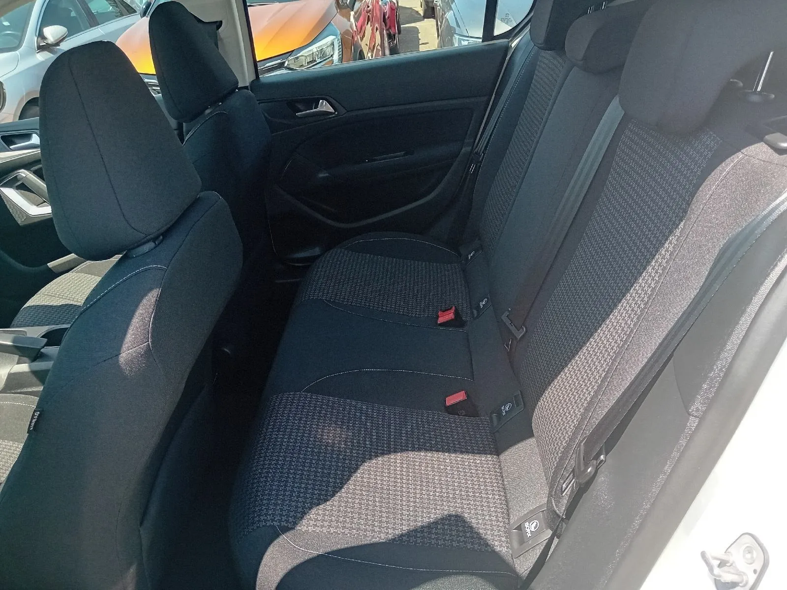 peugeot 308 1,5 bluehdi,do 2 godine jamstva,u sustavu pdv-a. - slika 9
