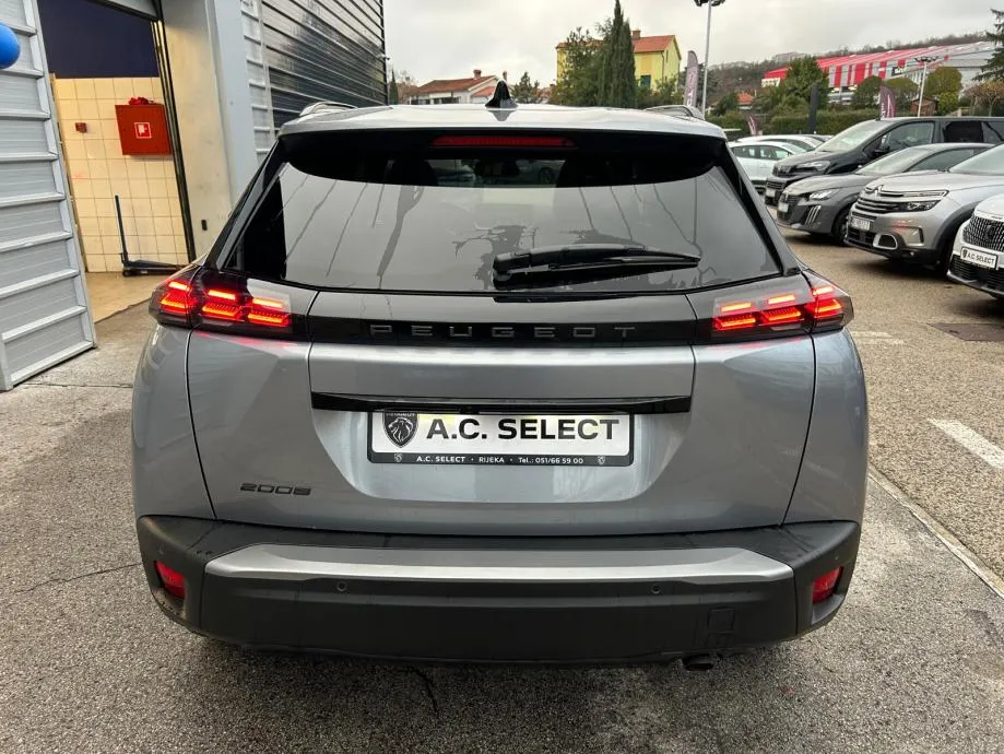 peugeot 2008 allure puretech 100 - slika 5