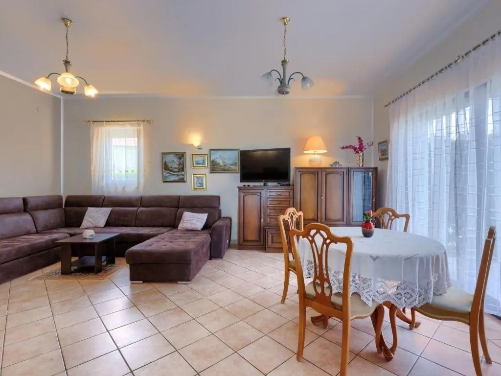 poreč-kuća sa bazenom na prodajii (prodaja) - slika 12