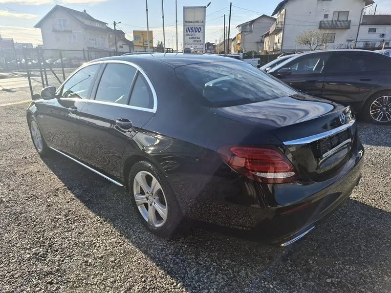 mercedes-benz e-klasa 300 d*245ks*climatronic*navigacija*park.kamera* - slika 9