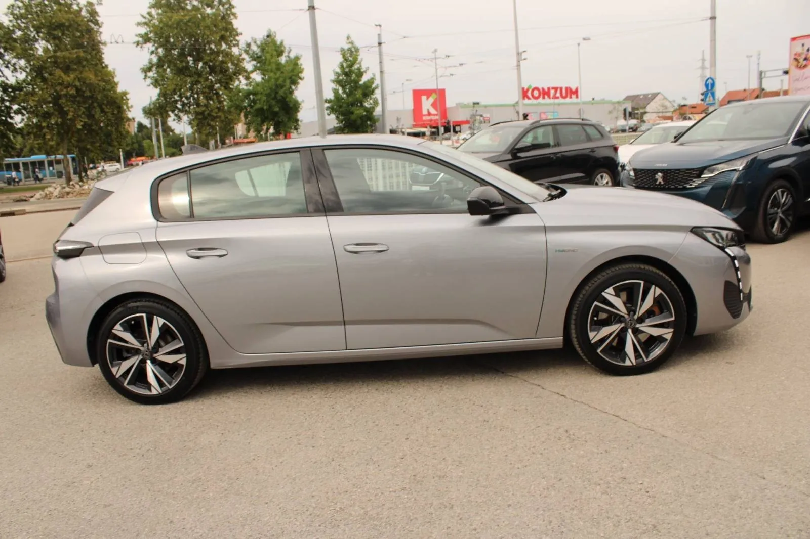 peugeot 308 1.6 plug-in hybrid 180 automatik *led, navigacija* - slika 4