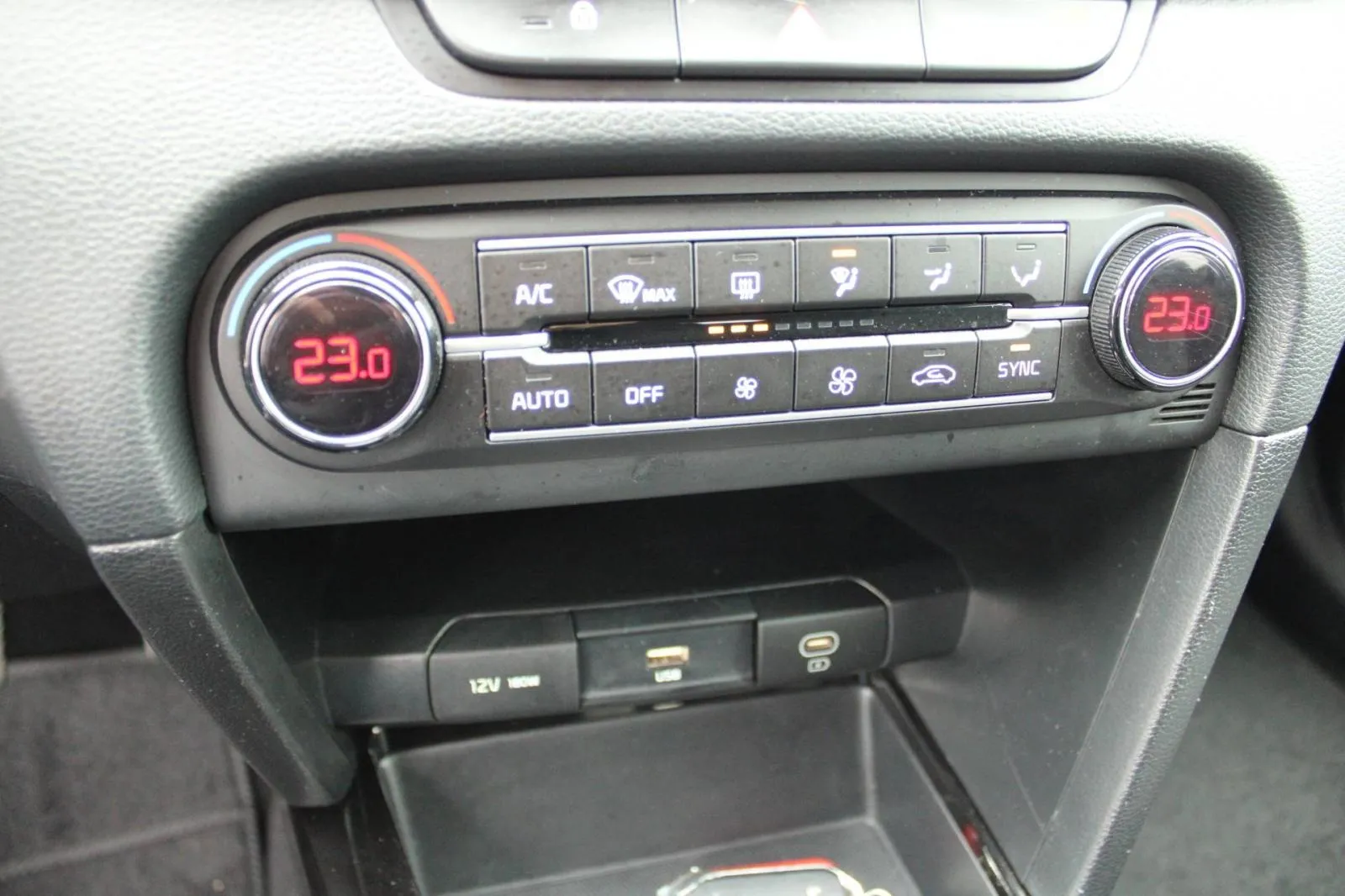 kia ceed sportswagon 1.5 t-gdi *led, navigacija, kamera* - slika 19