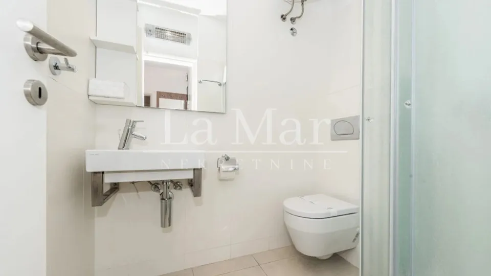 novalja- apartman prvi red do mora- e6 - 79.86 m2- ii. kat - slika 2